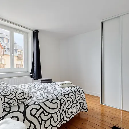 La Rose Rouge - A 1 Km De La *