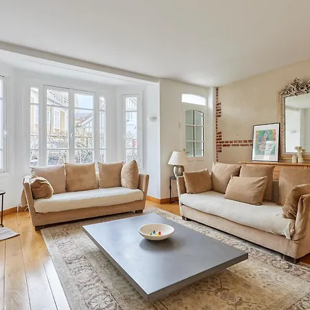 La Rose Rouge - A 1 Km De La *