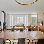 La Rose Rouge - A 1 Km De La *