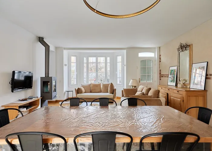 La Rose Rouge - A 1 Km De La *